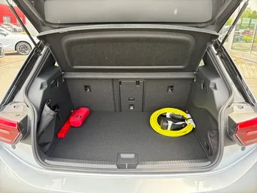 Car image 29