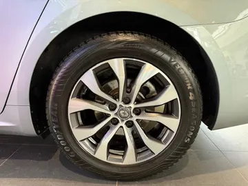 Car image 47