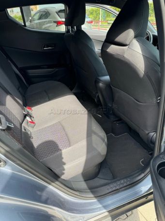 Toyota C-HR 1.8 Hybrid Style 90 kW image number 12