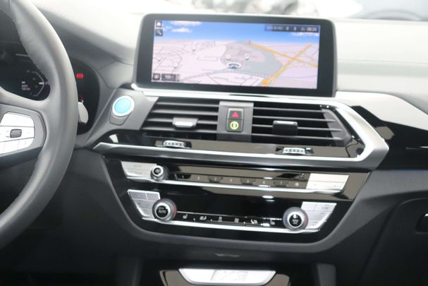 BMW iX3 210 kW image number 16