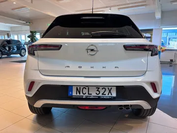 Car image 26