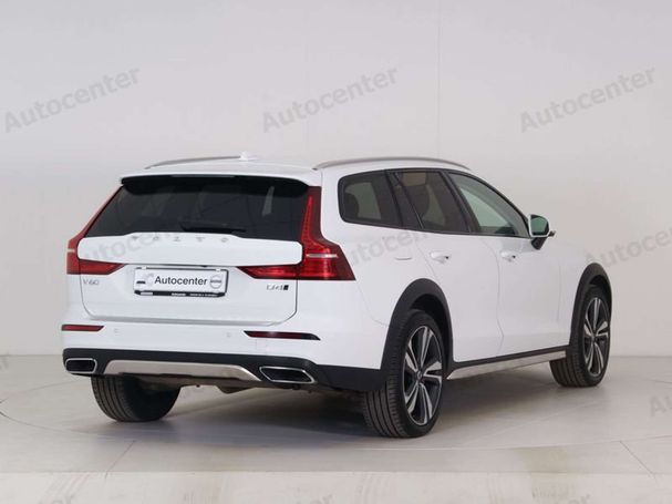 Volvo V60 Cross Country D4 AWD Geartronic Plus 140 kW image number 4