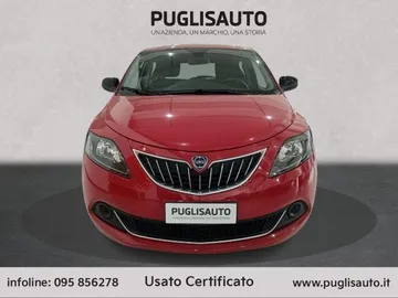 Car image 3
