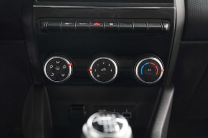 Car image 36