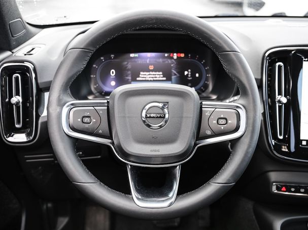 Volvo XC40 B3 Plus Dark 120 kW image number 6