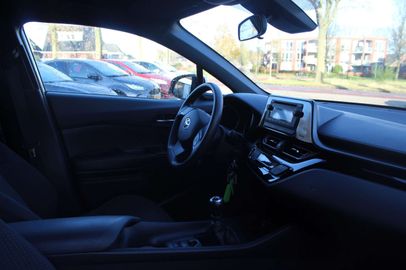 Car image 21