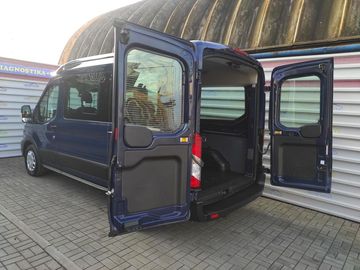 Car image 30