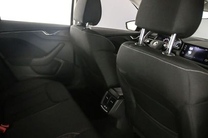 Car image 35