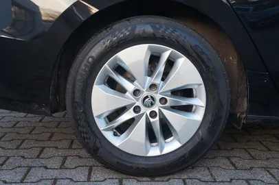 Car image 47