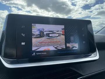 Car image 22