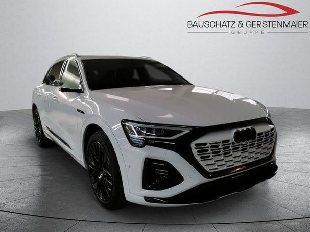 Audi Q8 55 quattro e-tron S-line 300 kW image number 3