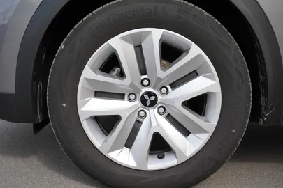 Car image 35