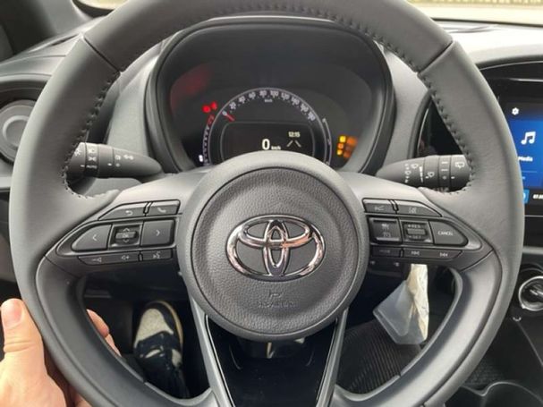 Toyota Aygo X 53 kW image number 10