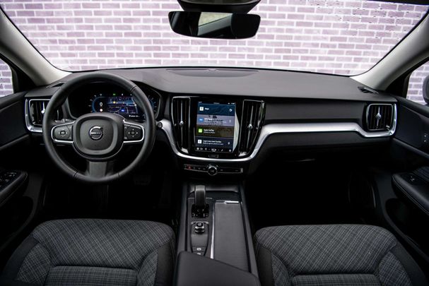 Volvo V60 B3 Essential 120 kW image number 4