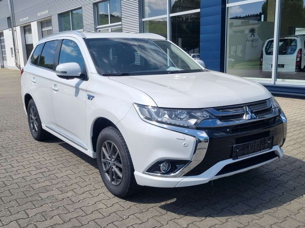 Mitsubishi Outlander Top 4WD 120 kW image number 2