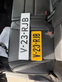 Car image 36