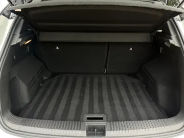 Car image 46