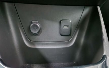 Car image 26