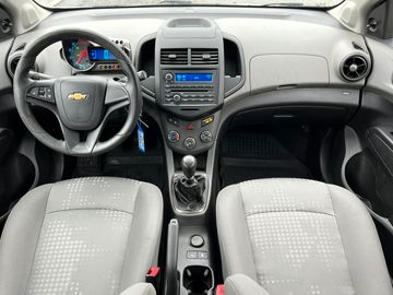 Car image 10