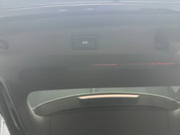 Car image 35