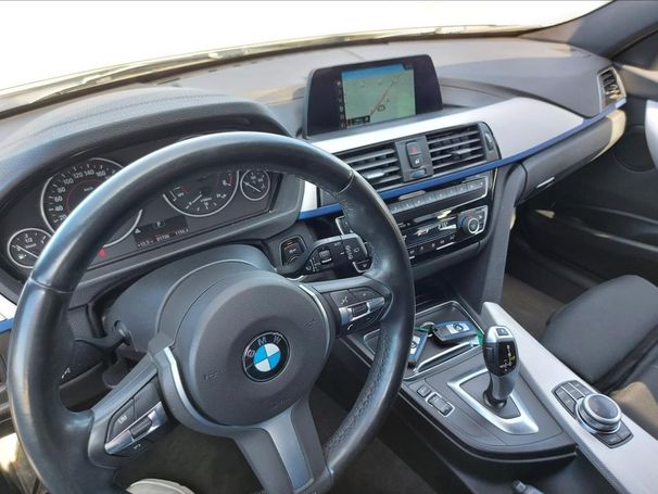 BMW 320d Touring xDrive 140 kW image number 36