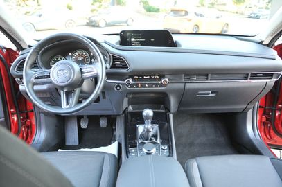 Car image 15