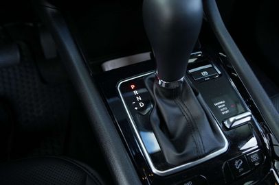 Car image 33