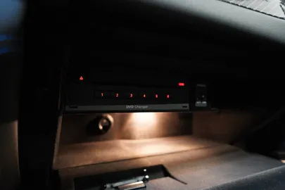 Car image 38
