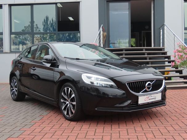 Volvo V40 D3 Geartronic Momentum 110 kW image number 2