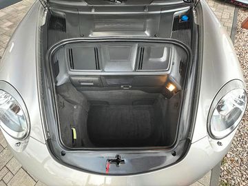 Car image 30