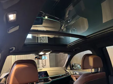 Car image 34