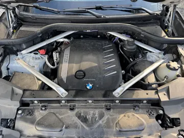 Car image 32