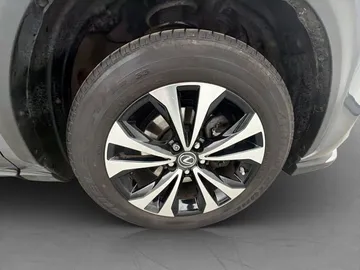 Car image 34