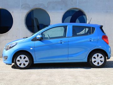 Car image 4