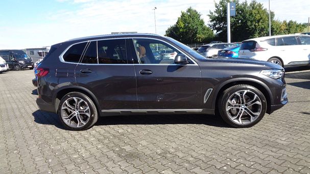 BMW X5 xDrive30d 210 kW image number 4