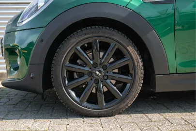 Car image 38