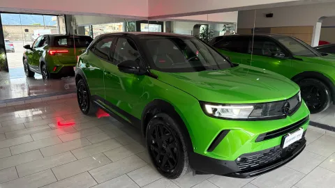 Car image 2