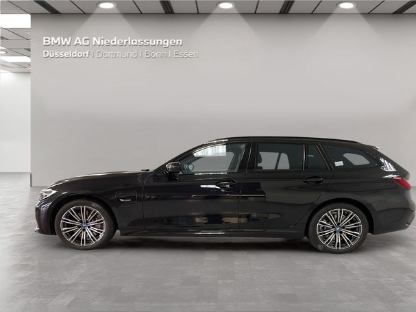 BMW 330 e Touring M Sport xDrive 215 kW image number 5