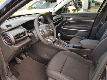 Car image 10