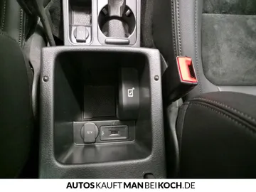 Car image 42