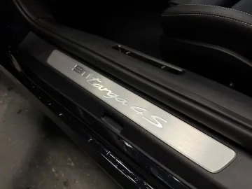 Car image 33