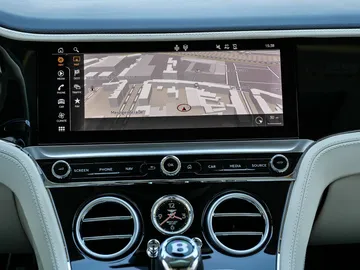 Car image 30