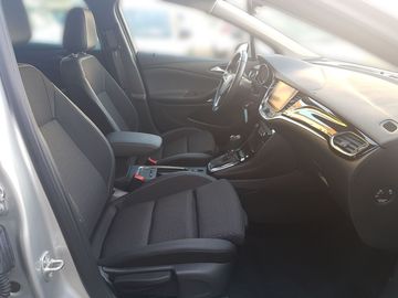 Car image 12