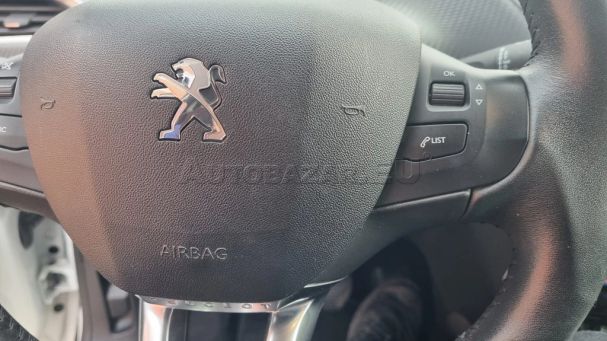 Peugeot 2008 61 kW image number 17