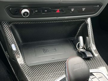 Car image 35