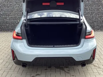 Car image 37