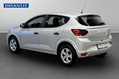 Car image 2