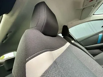 Car image 28