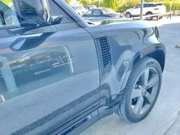 Car image 32