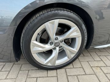 Car image 30